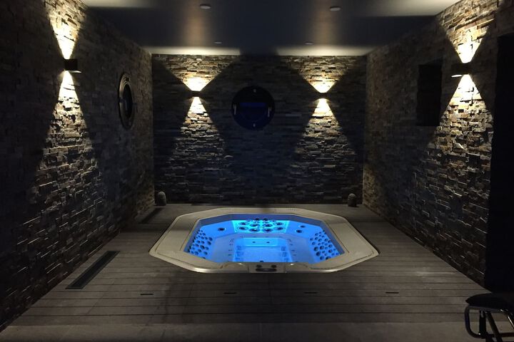 Spa 21 of 56