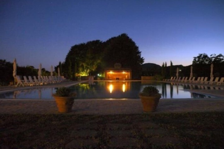 Hotel with Pool