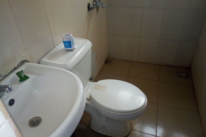 Room 12 of 18