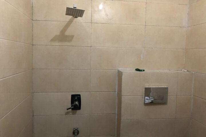 Room 11 of 16