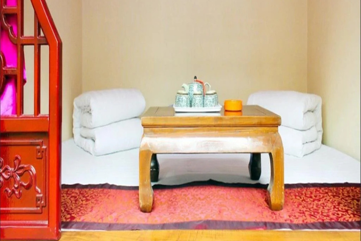 Room 4 of 13