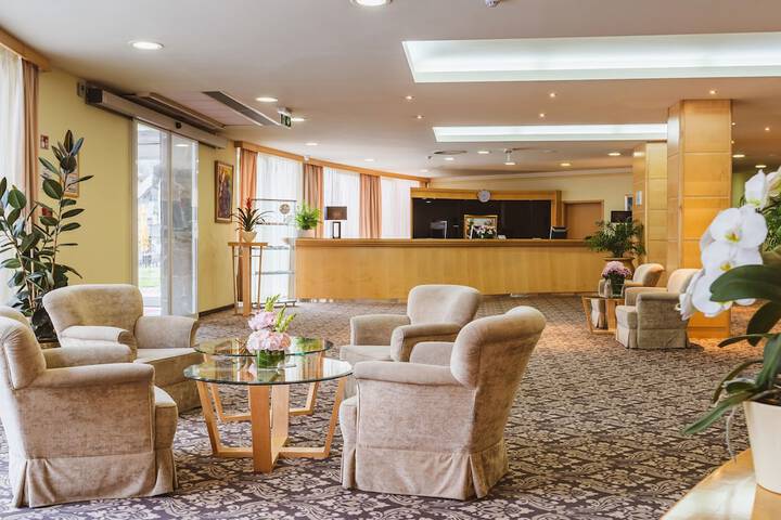 Guest Lobby