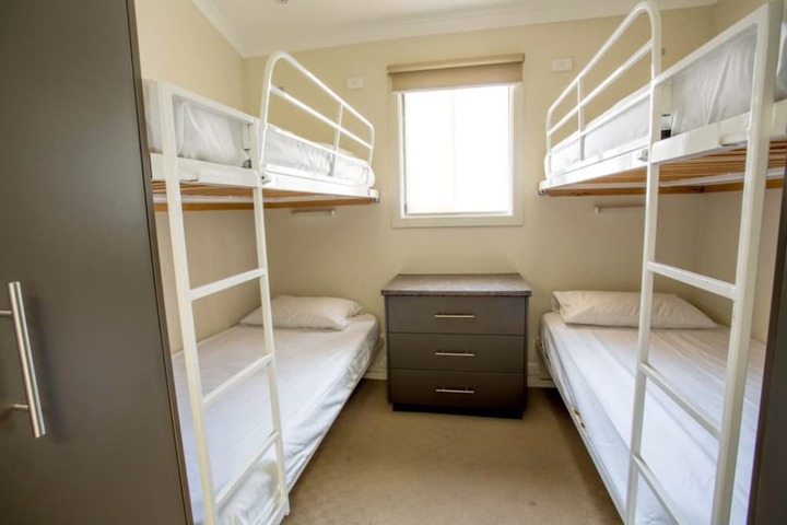 Room 10 of 77