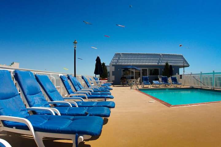 Rooftop pool