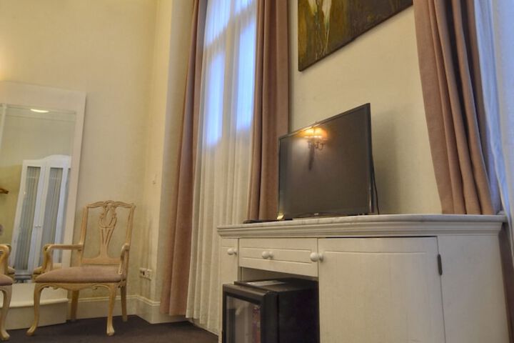 Room 17 of 63