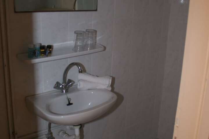 Room 9 of 35