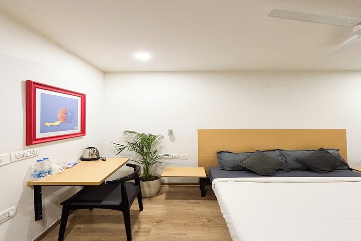 Room 10 of 29