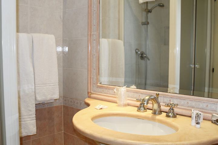 Clean Restrooms