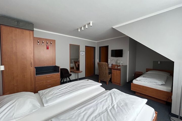 Room 37 of 97