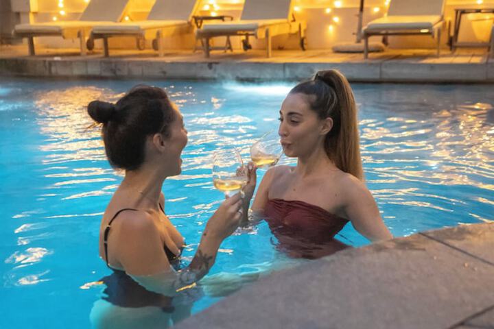 Pool 74 of 125