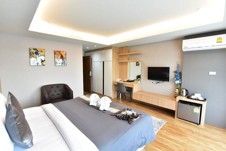 Room 28 of 52