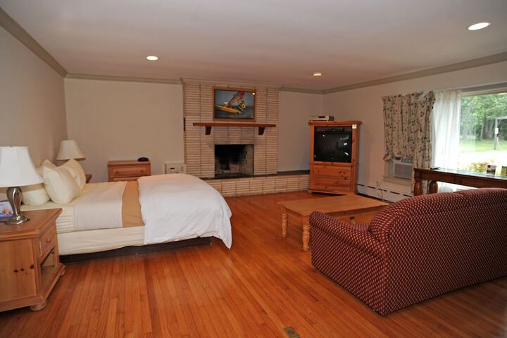 Room 21 of 33