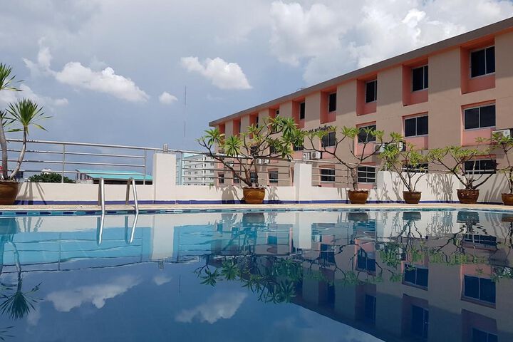 Pool Hotel