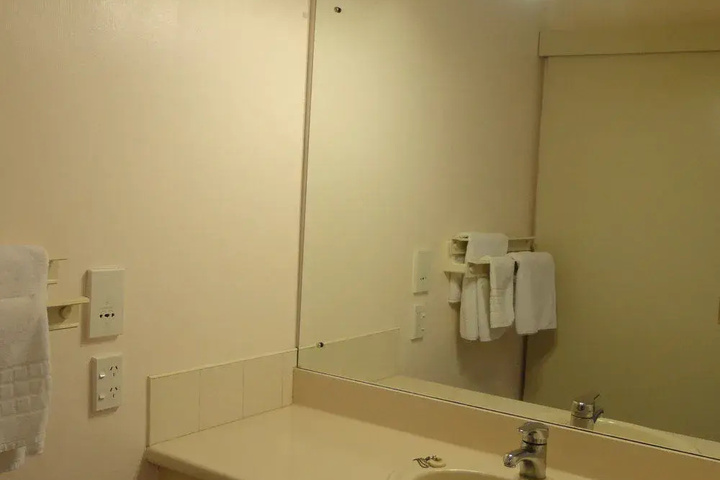 Room 9 of 19