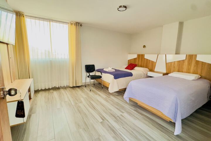 Room 6 of 33