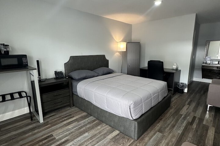 Room 3 of 30