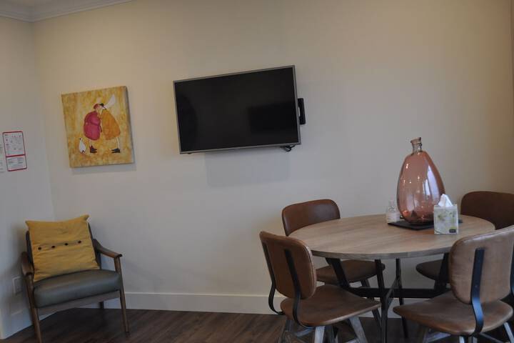 Room 14 of 65