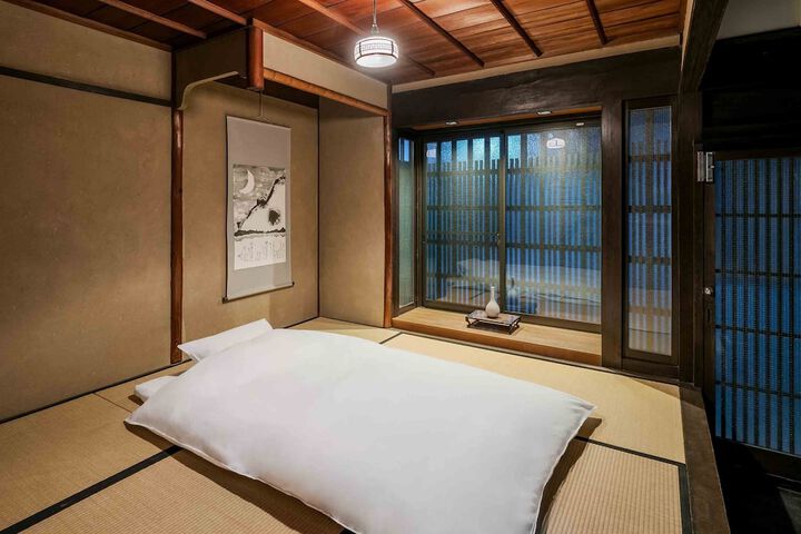 Room 16 of 36
