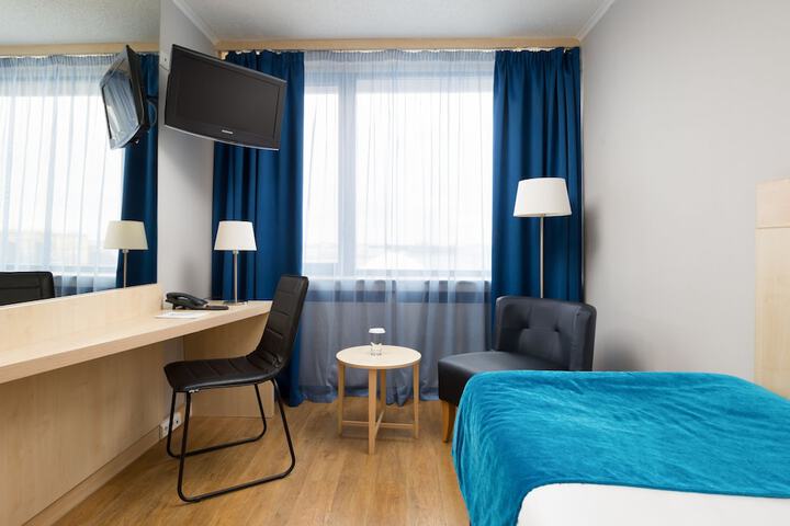 Room 16 of 145