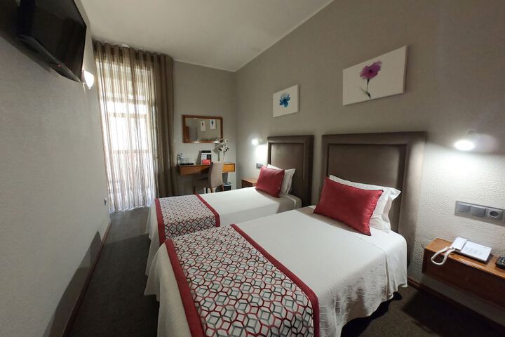 Room 25 of 63