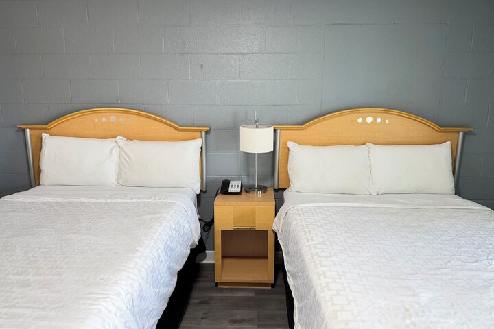 Room 9 of 15