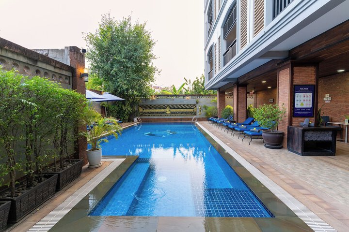 Pool 51 of 88
