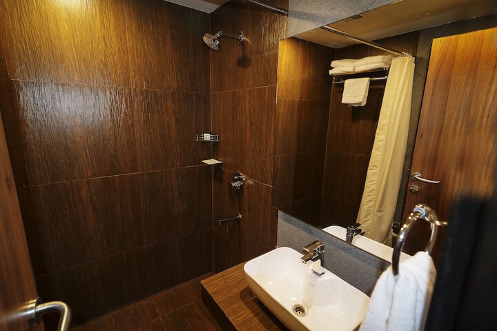 Room 15 of 30
