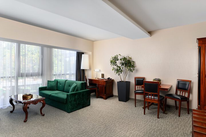 Room 16 of 47