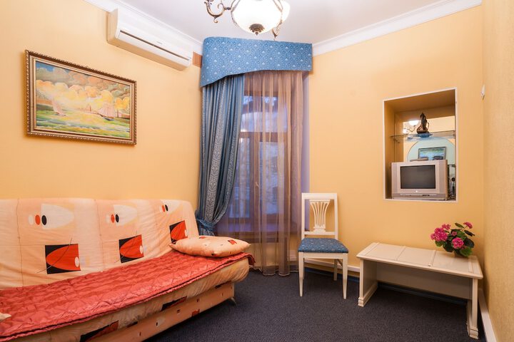 Room 6 of 30
