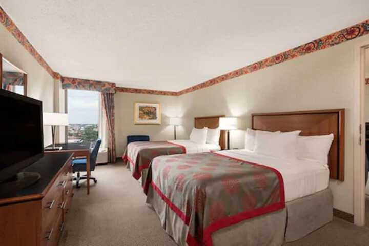 Room 8 of 22