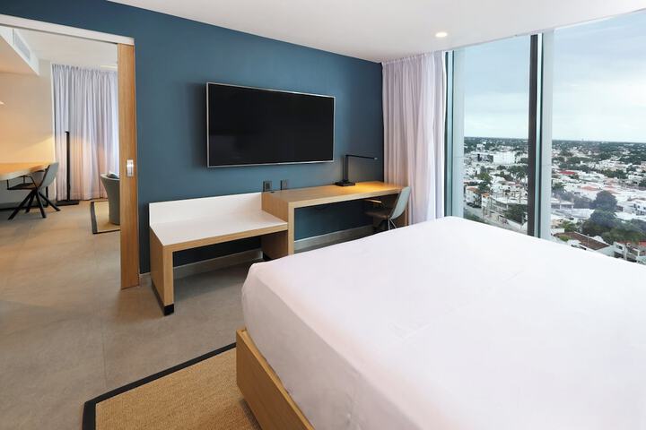 Room 83 of 335