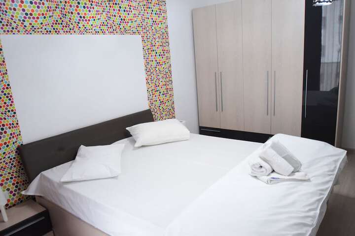 Room 25 of 139