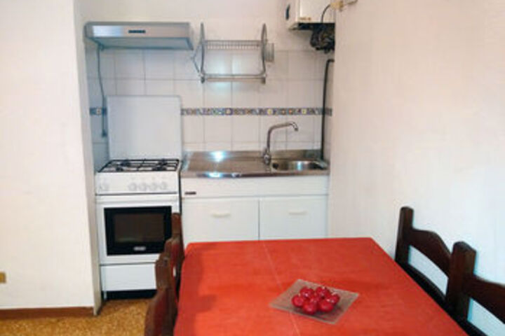 Room 83 of 98
