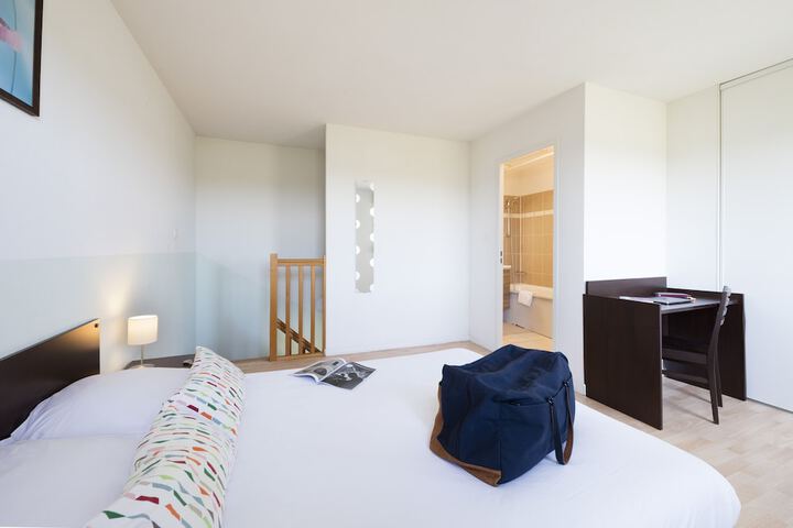 Room 4 of 62