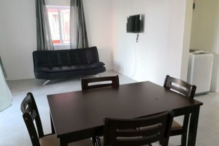 Room 8 of 10