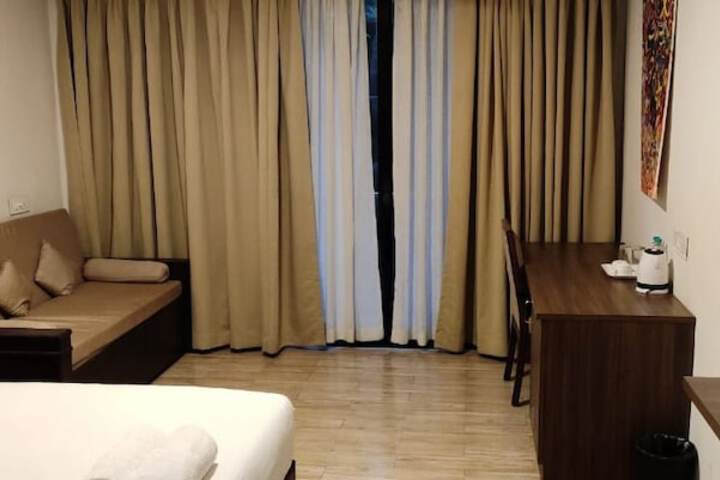 Room 9 of 75