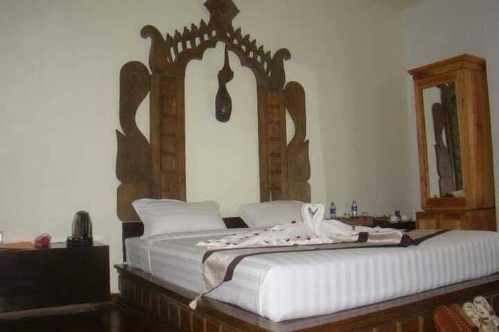 Room 7 of 42