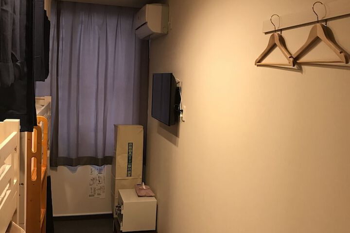 Room 19 of 37