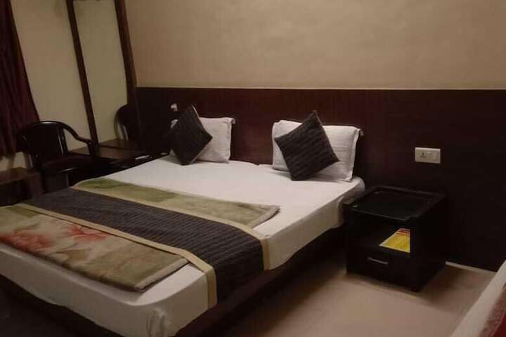 Room 30 of 37