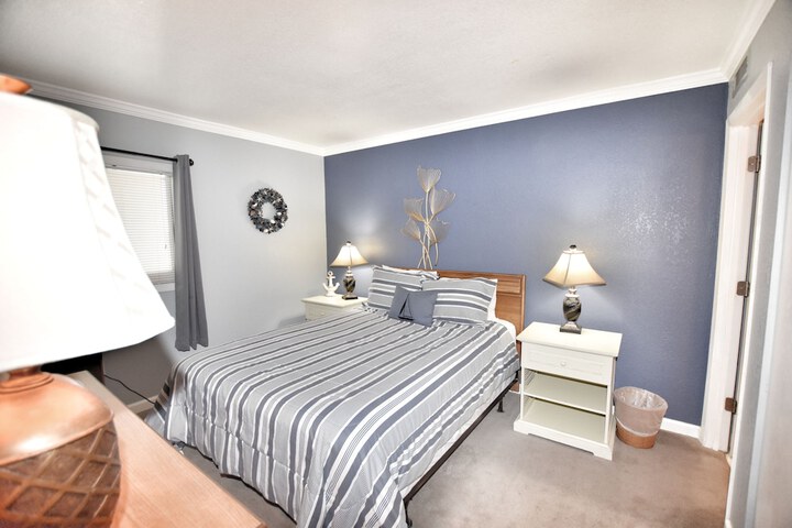 Room 6 of 53