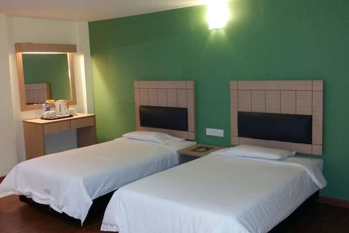Room 16 of 34