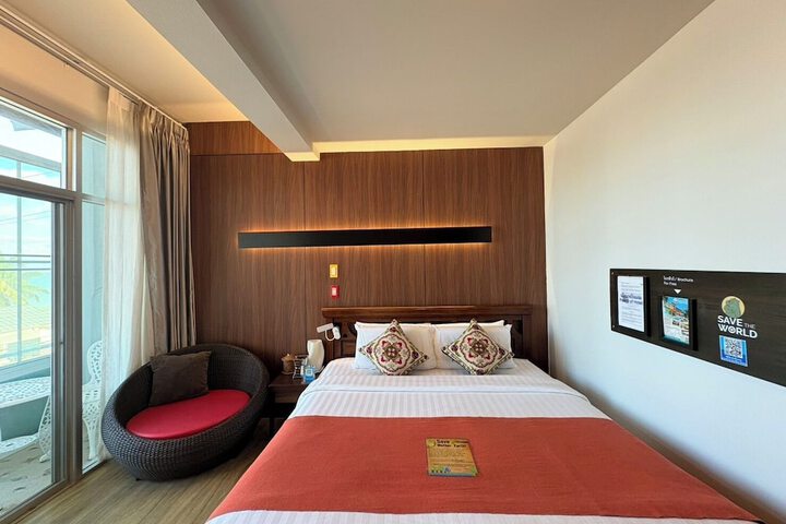 Room 80 of 211