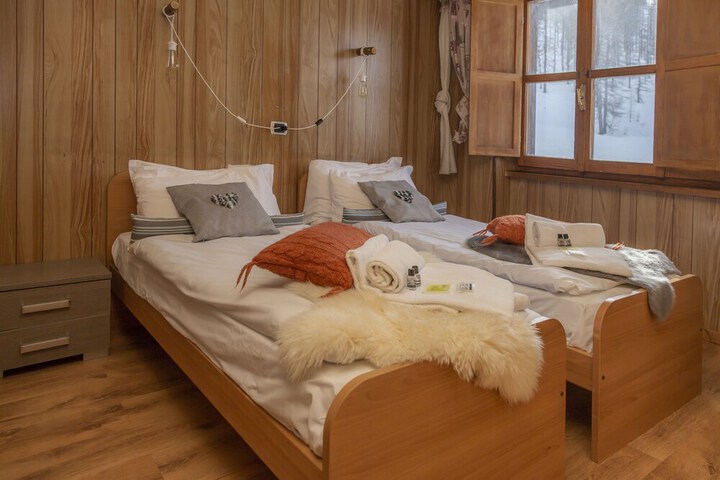 Room 8 of 37