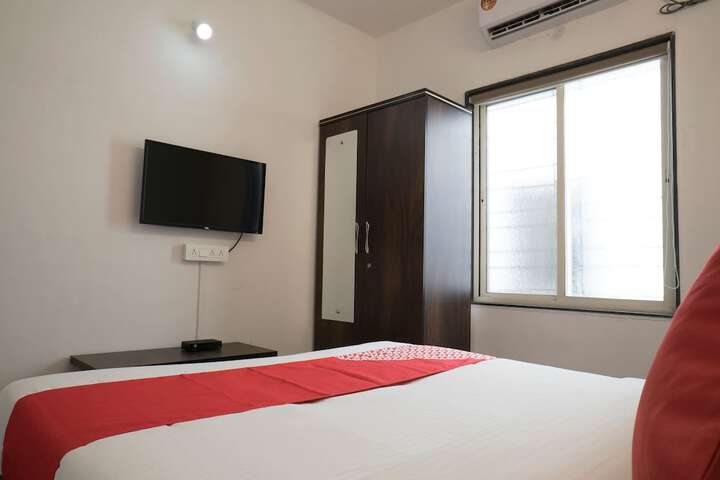 Room 8 of 26