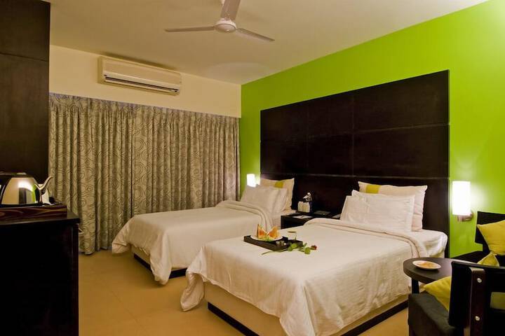 Room 8 of 36