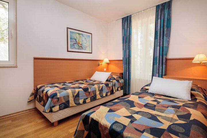 Room 5 of 24