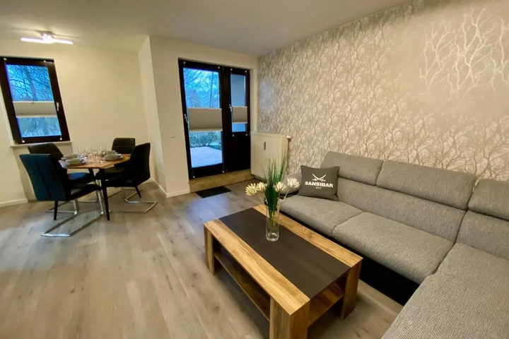 Room 2 of 10