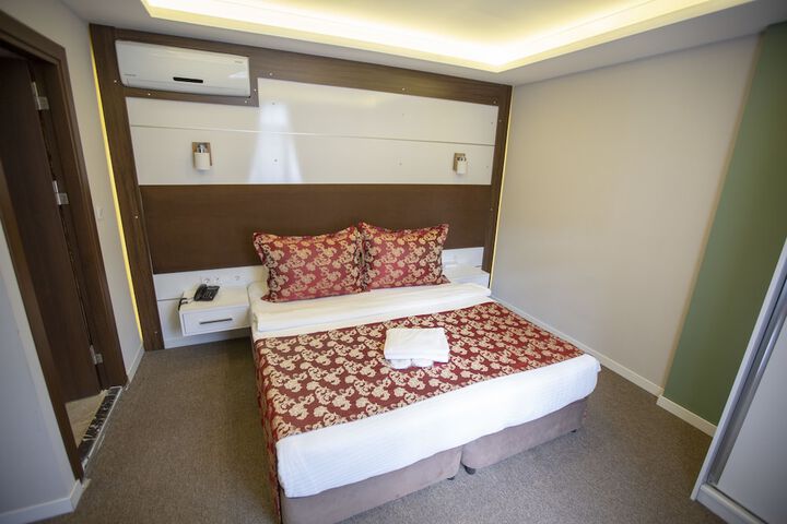 Room 16 of 54