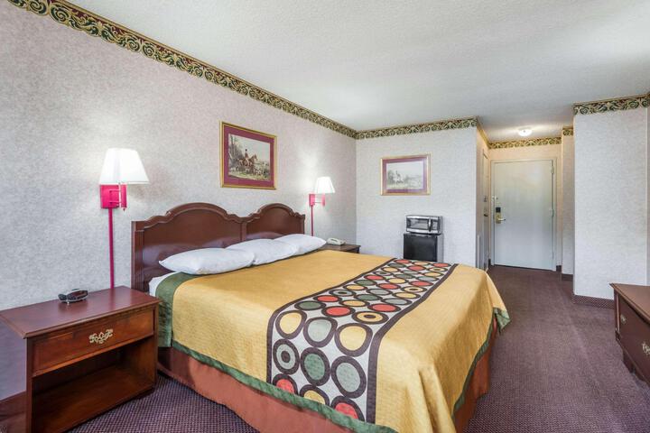 1 King Bed (1 of 5)