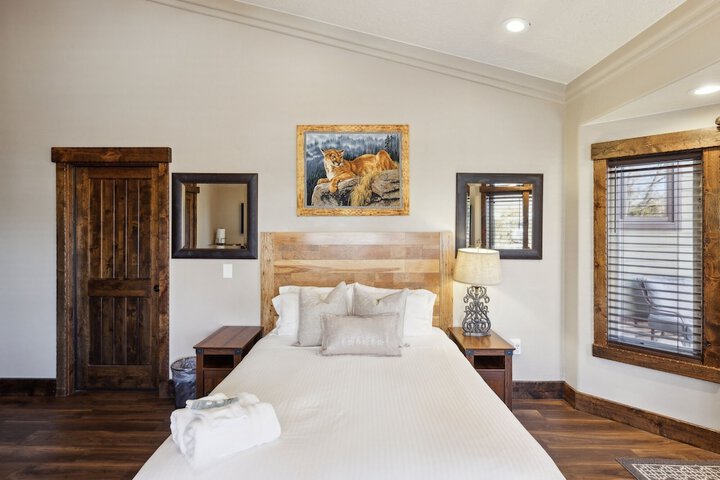 Room 28 of 225